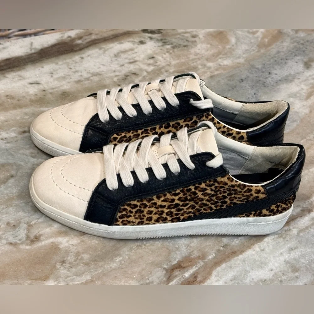 Women’s DOLCE VITA Nino leopard calf hair sneakers- Size 8